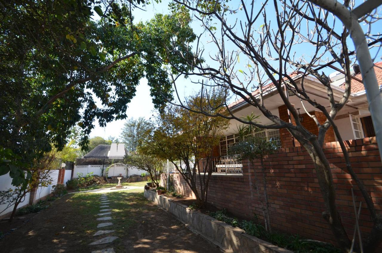 Paradisegarden Backpackers Windhoek Exterior photo